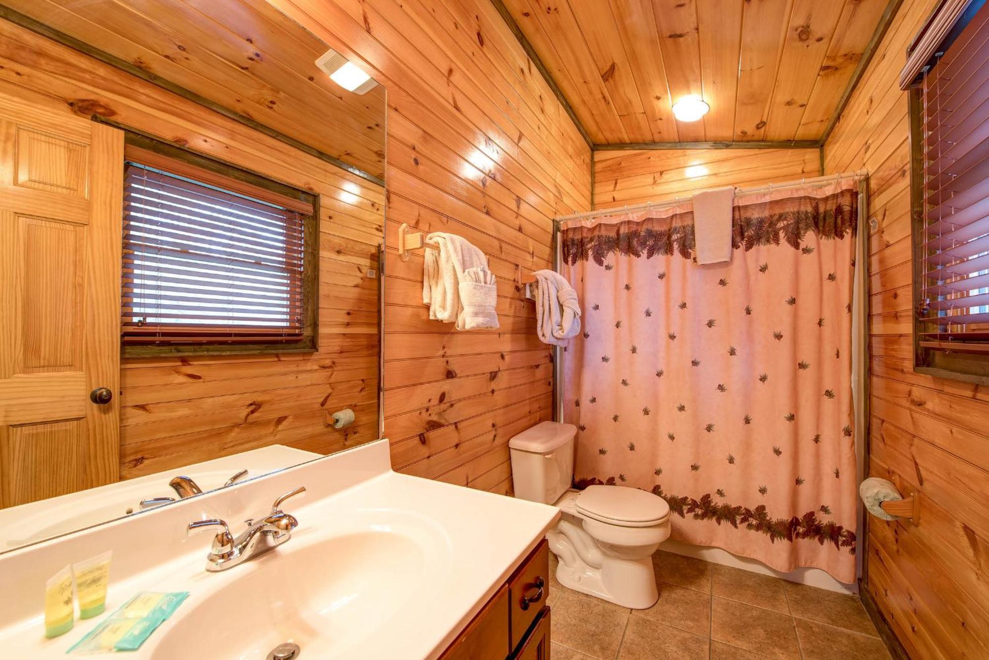 גטלינבורג Standing Bear Lodge מראה חיצוני תמונה