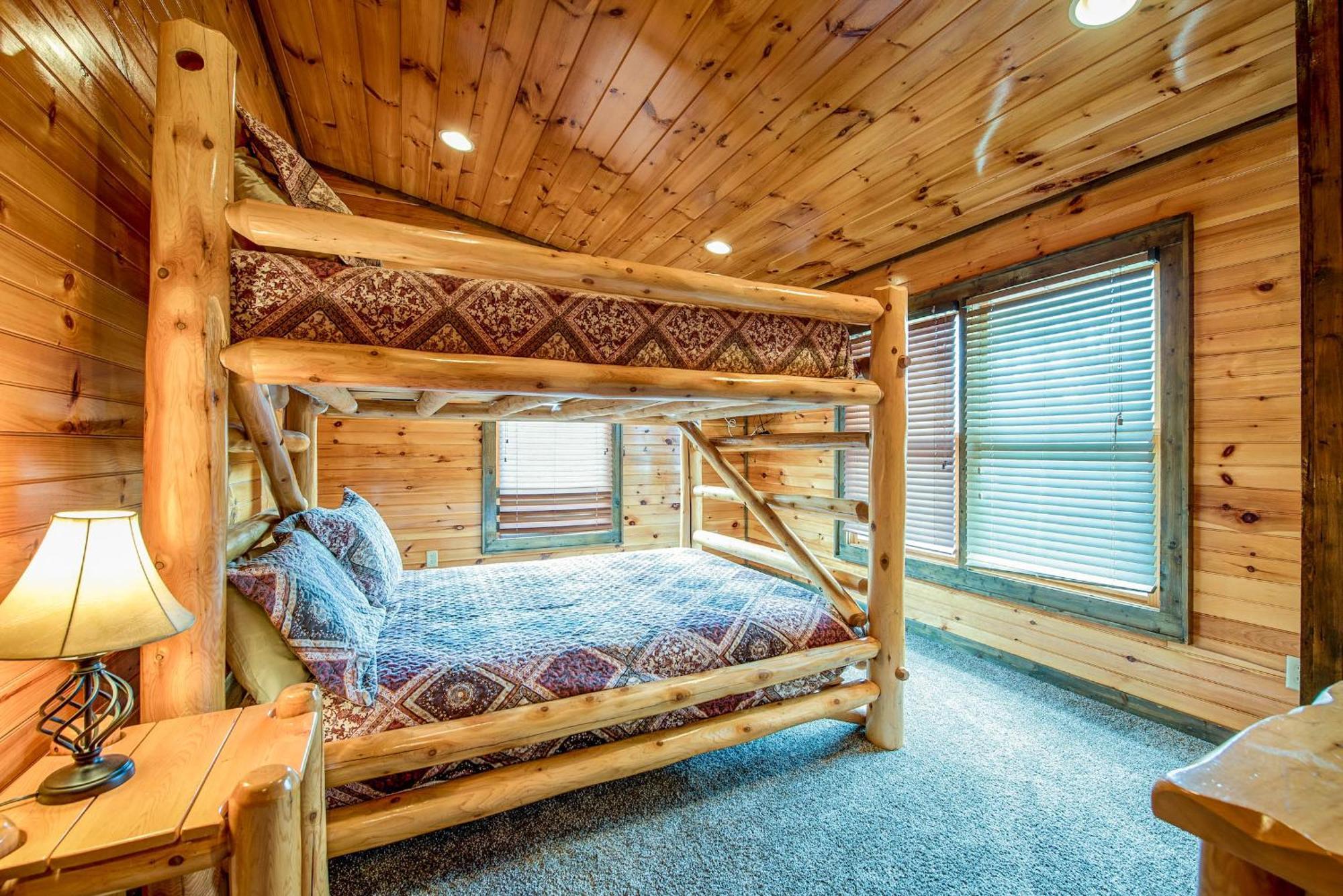 גטלינבורג Standing Bear Lodge מראה חיצוני תמונה