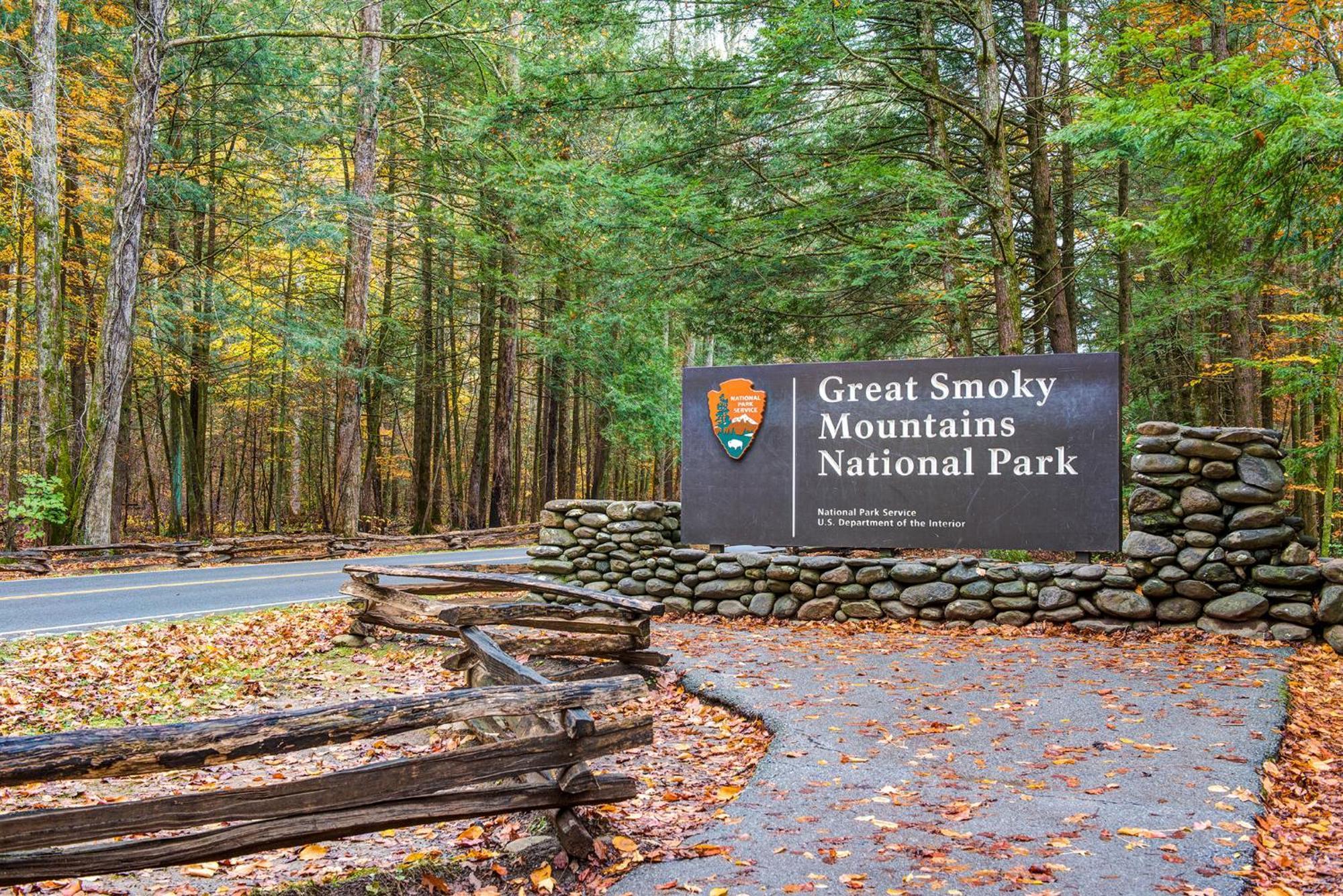 גטלינבורג Standing Bear Lodge מראה חיצוני תמונה